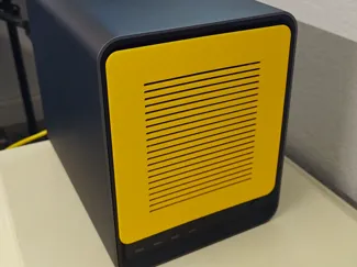 Iron Cow Yxk Zero1 Pro 4-Bay Desktop NAS Cover