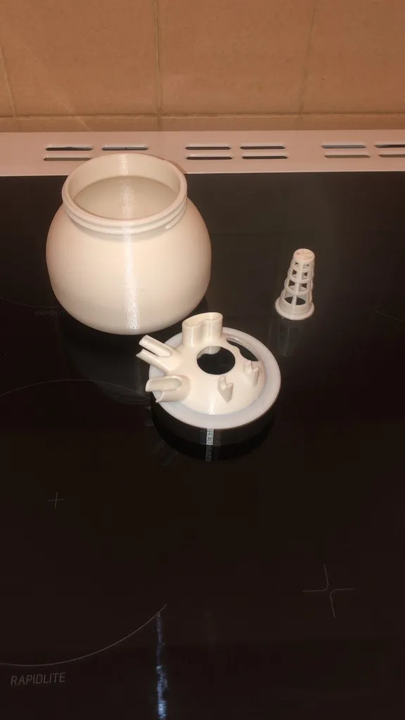 Airbrush pot