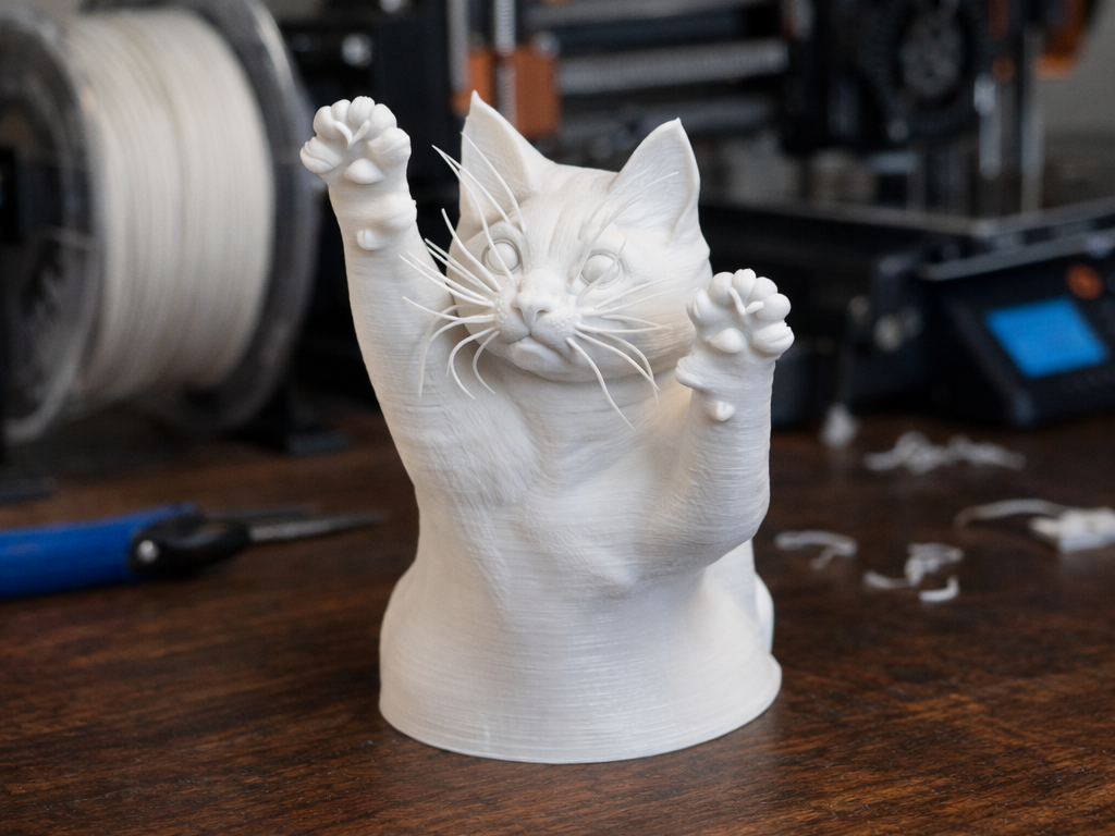 Stretching Cat Figurine – Cute Desk Decor