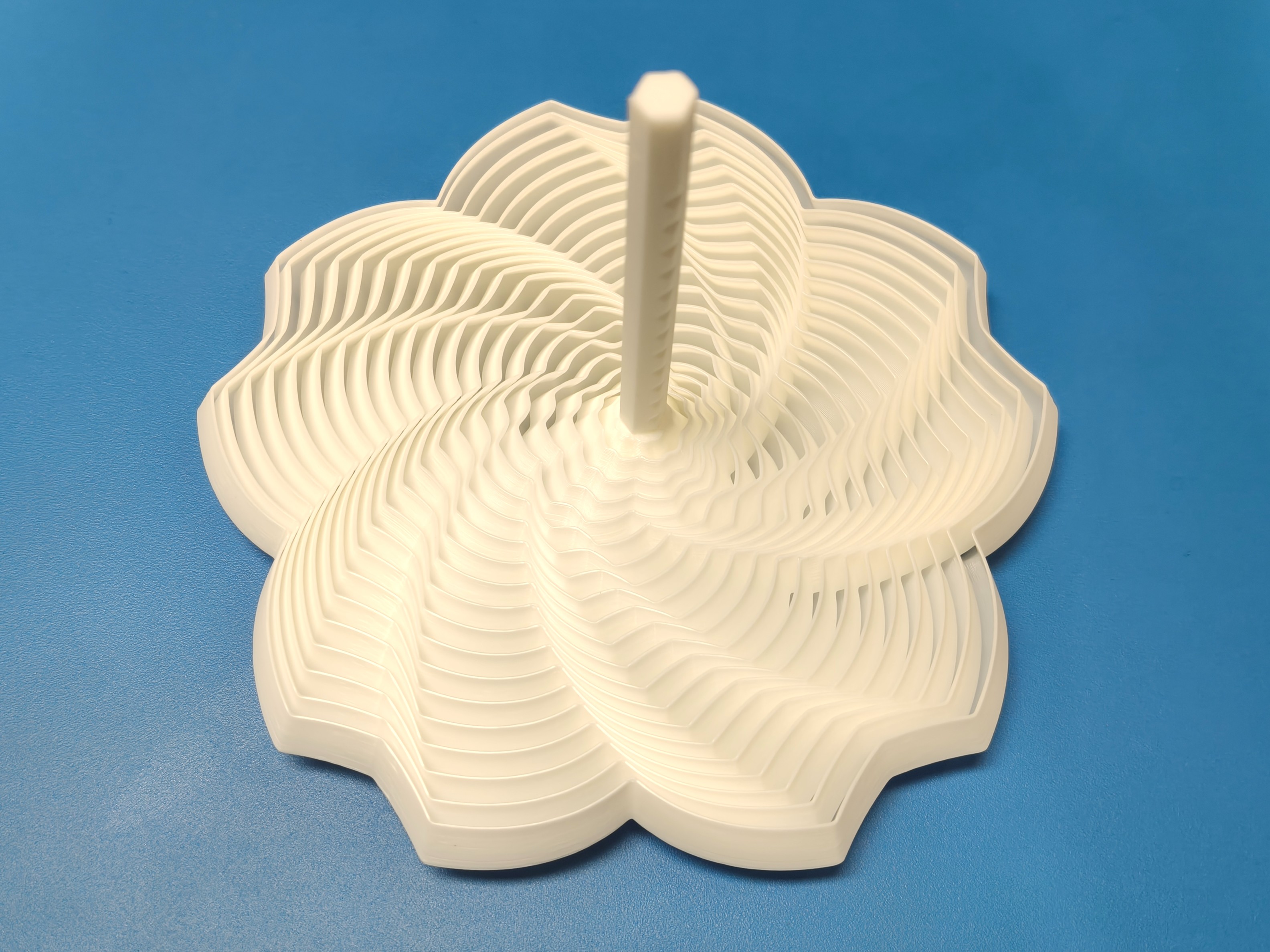 Miniatura 2 do modelo 3D 伸缩玩具：樱花萝卜塔