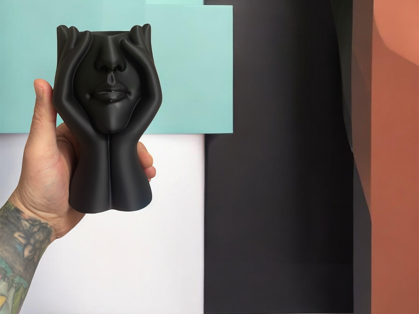 Busto donna porta pennelli