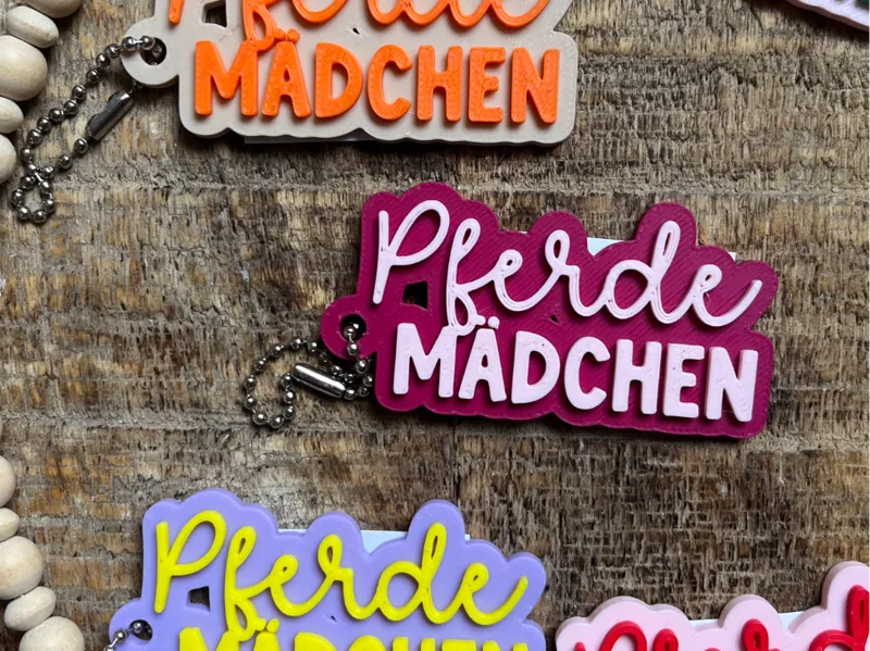 Anhaenger Pferdemaedchen