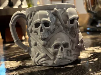 Totenkopf Tasse – Halloween Cup mit Bone & Skull