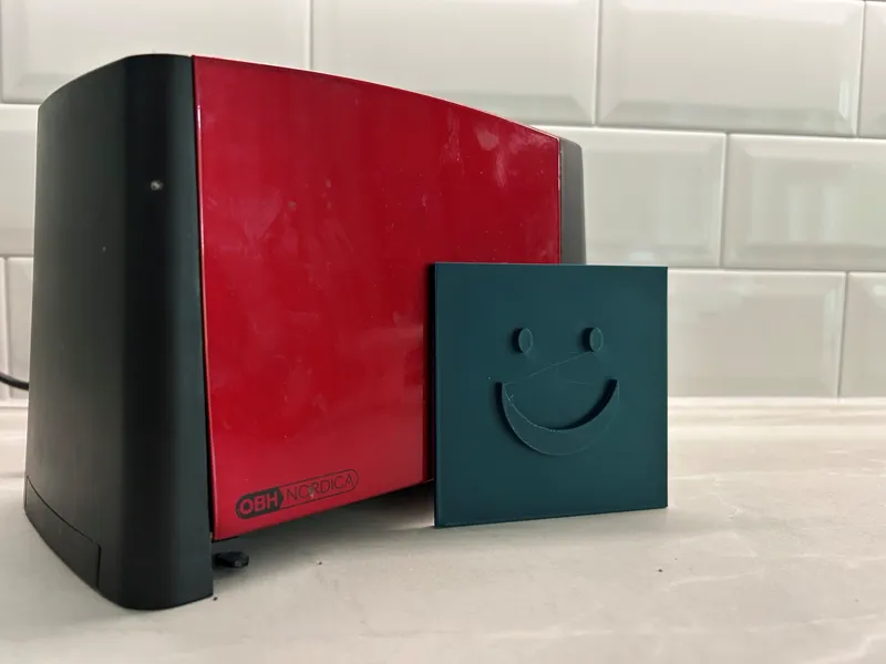 Happy Toast Press  – roligt motiv på rostat bröd