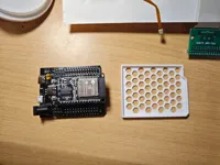 ESP32 旧版板子，背面有 ESP32 ESP32S 30PIN Expansion board 丝印