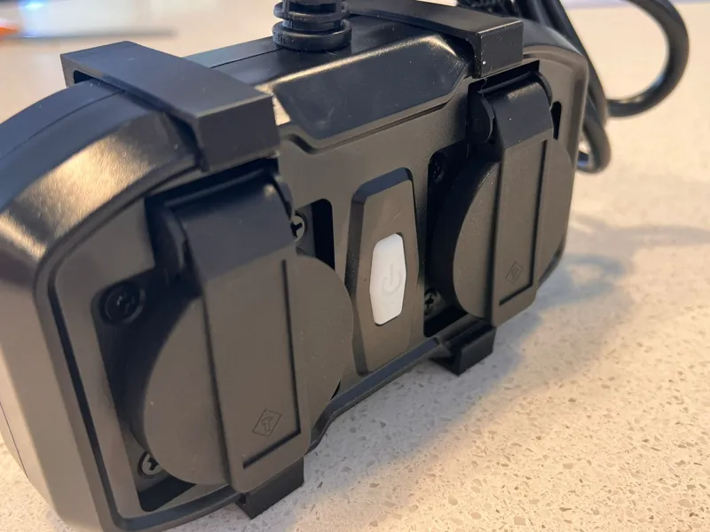 HBN Smart Wifi Outdoor Plug wall mounting bracket