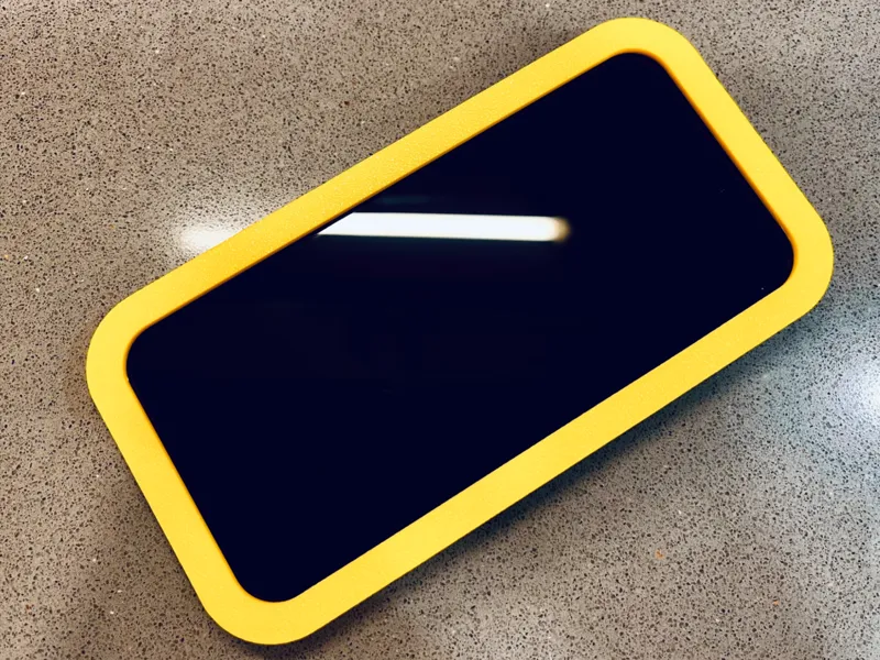 iPhone 15 screen protector alignment tool