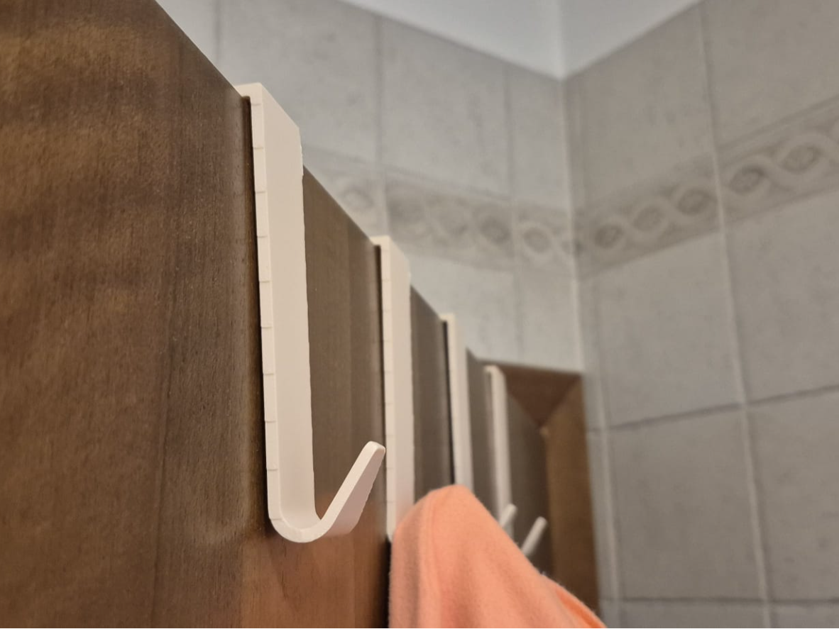 Appendino da Porta Versatile (Over-the-Door Hook)