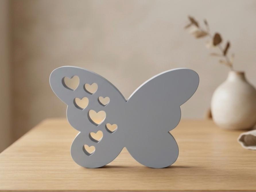 Schmetterling mit Herz-Details