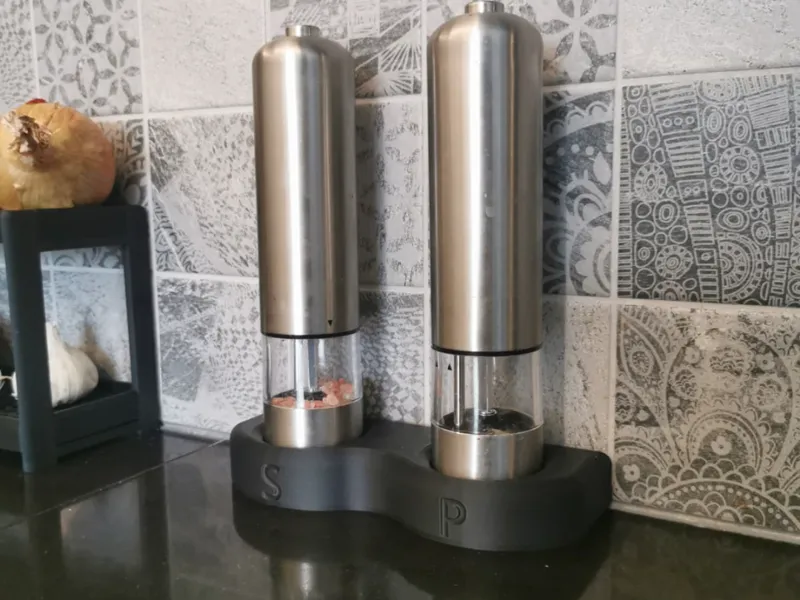 Modern Salt & Pepper Holder