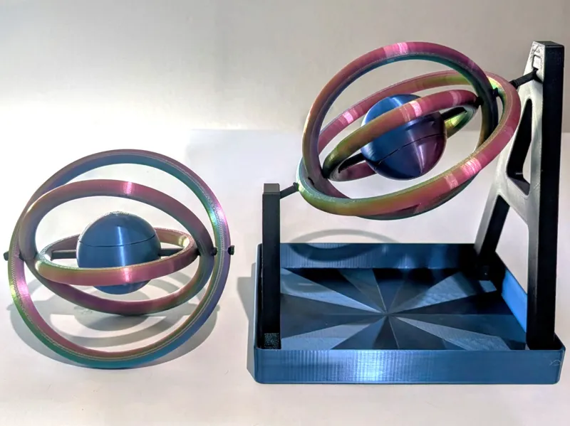 Atomic Desk Toy – Spinning Atom Pencil Holder