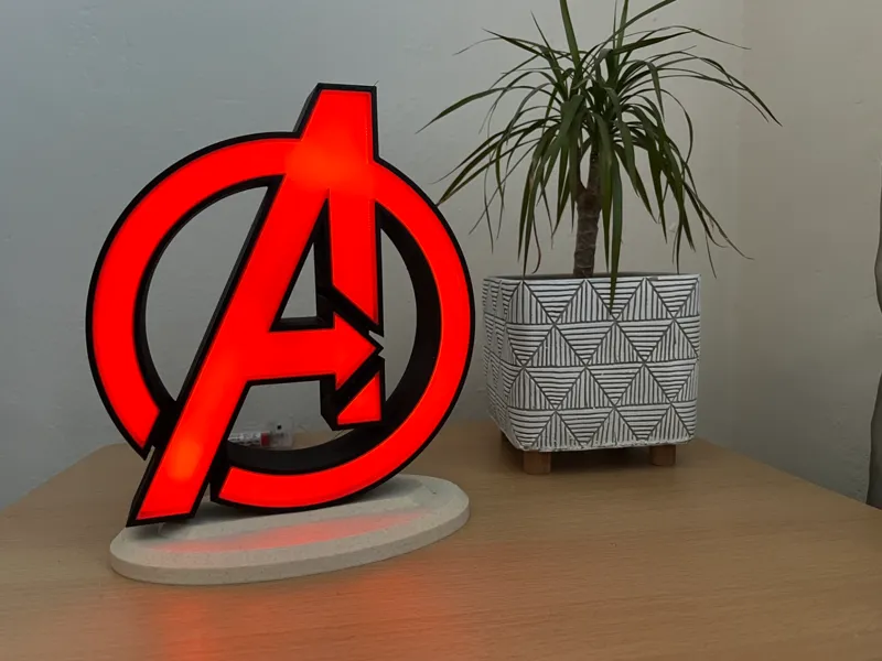Avengers LED lamp/statue| Avengers LED lampa/soška