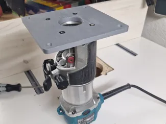 Aufnahme für Makita Oberfräse als Tischfräse 