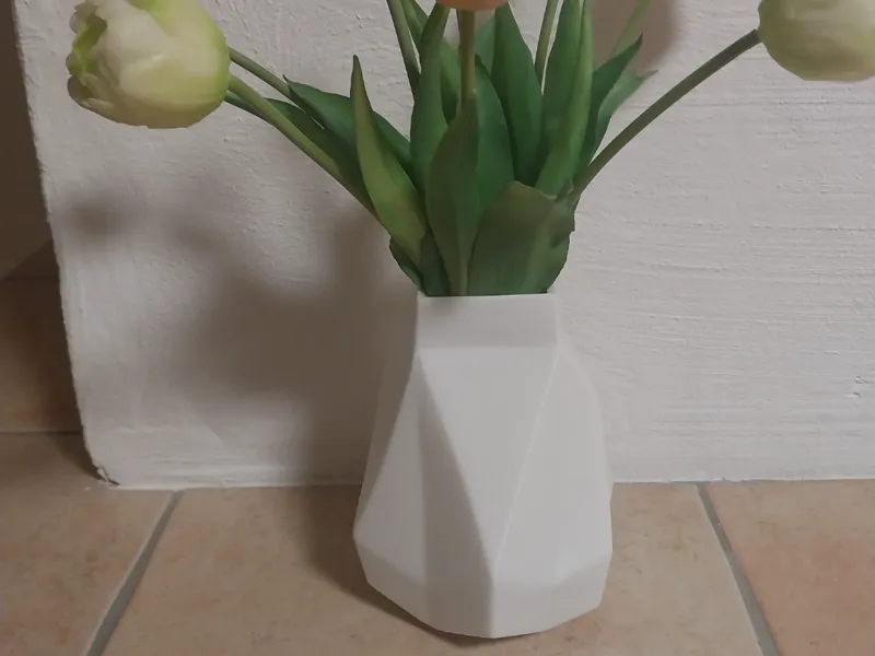 Moderne Vase in Rauten Form