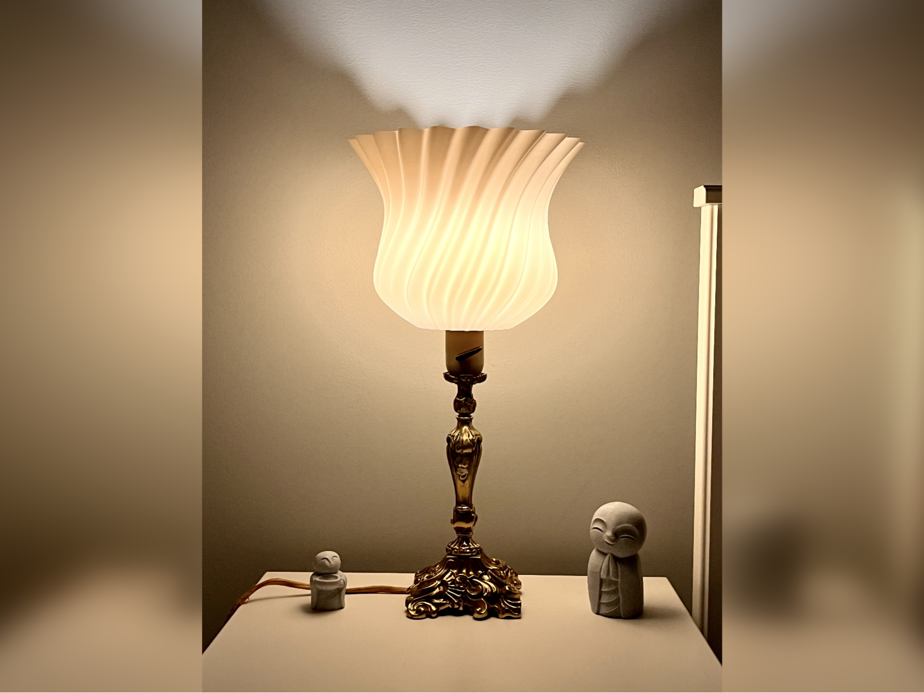 Antique Vintage Tulip Lampshade - Ultra-Fast Vase