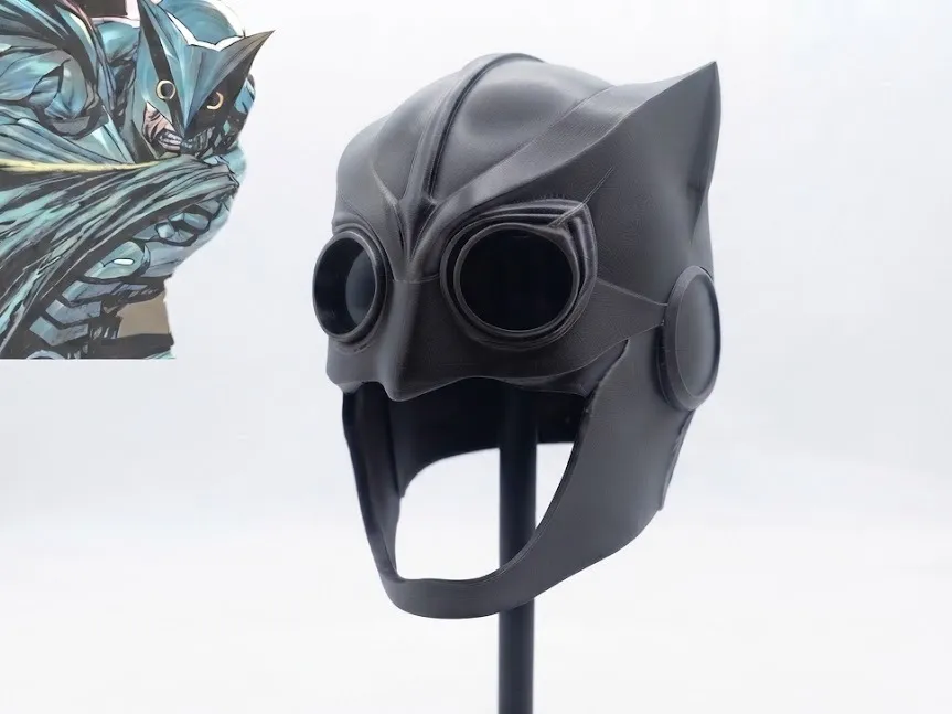 Pieza para disfraz o exhibición: OWLMAN HELMET (BATMAN SERIES). Referencia del modelo original.