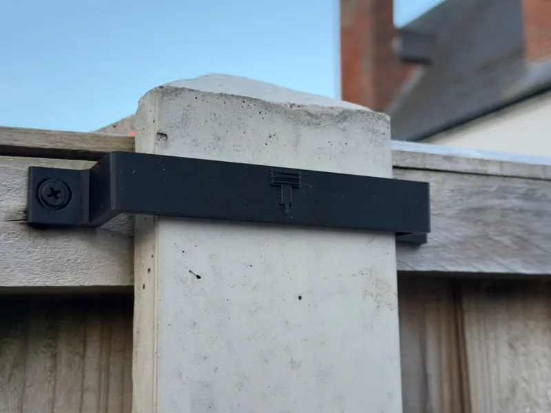 Anti-rattle fence security bracket 120mm