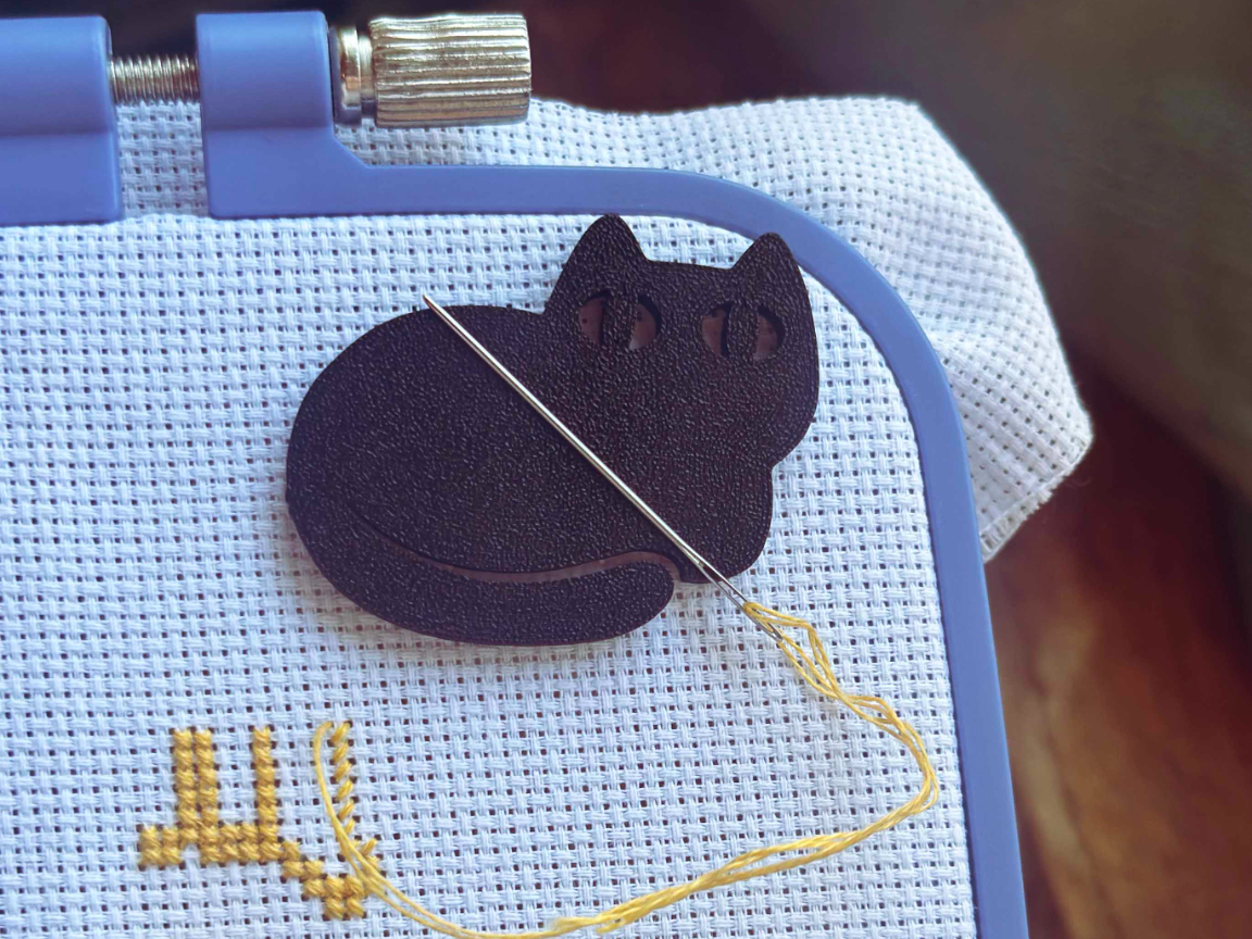 Cat Needle Minder 3D model