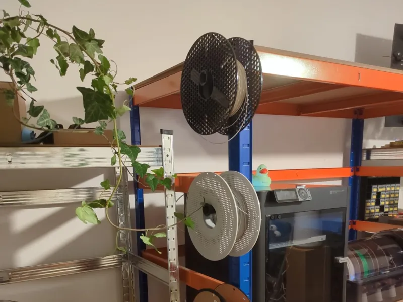 Filament holder