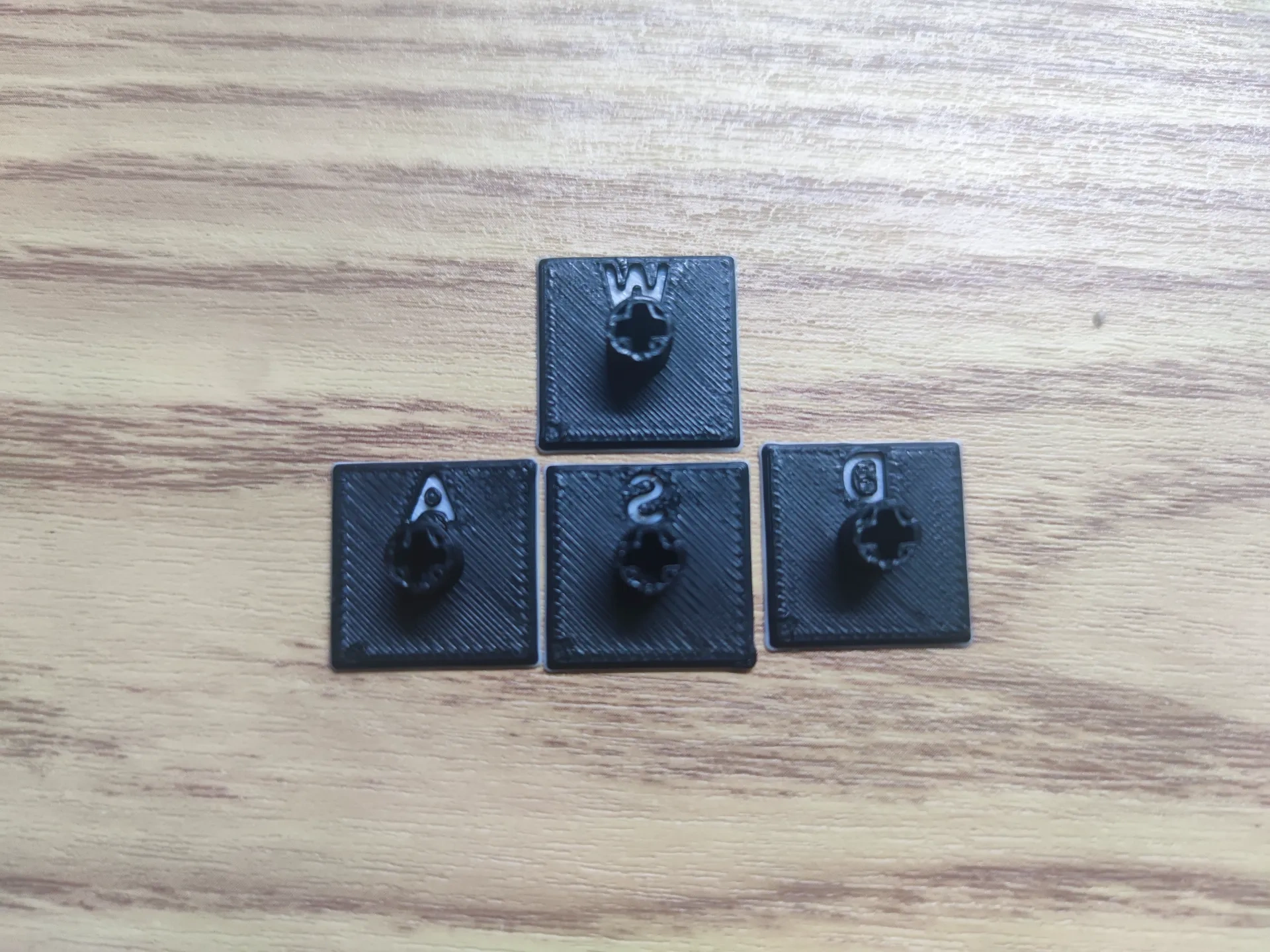 Miniatura 2 do modelo 3D 极简键帽透光字母