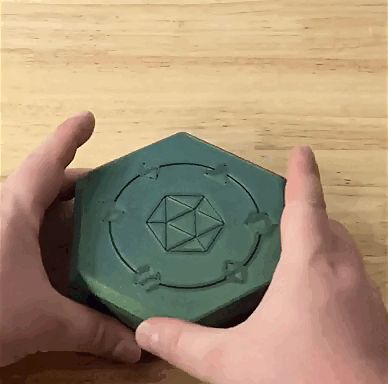 DnD D20 Magnetic Swivel Dice Vault Box