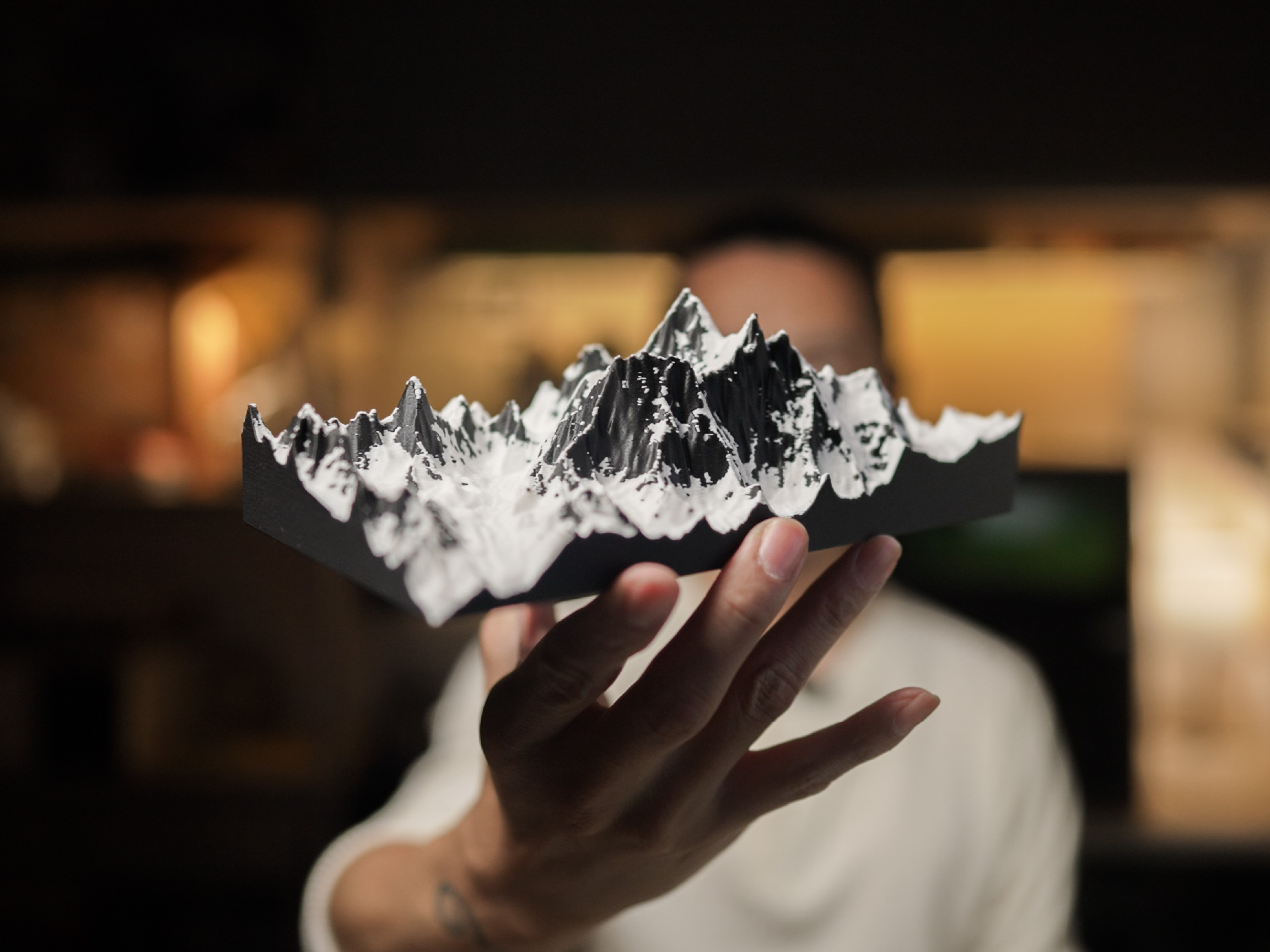 Miniatura 1 do modelo 3D 一套由真实数据(DEM)建立的珠穆朗玛峰