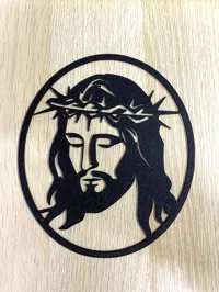 Visage du Christ, sculpture murale — photo 5
