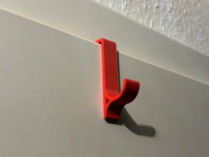 CoatHanger – Simple Over-the-Door Hook