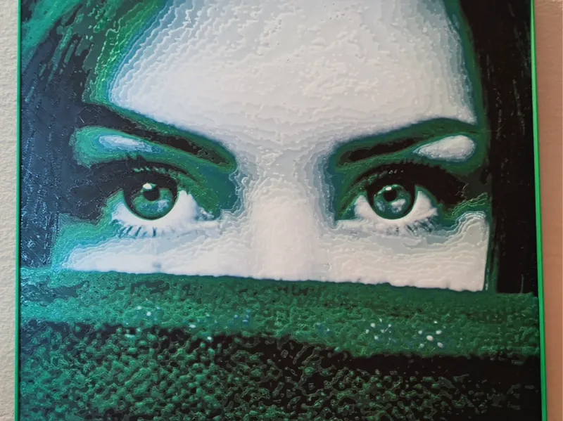 HueForge - woman eyes