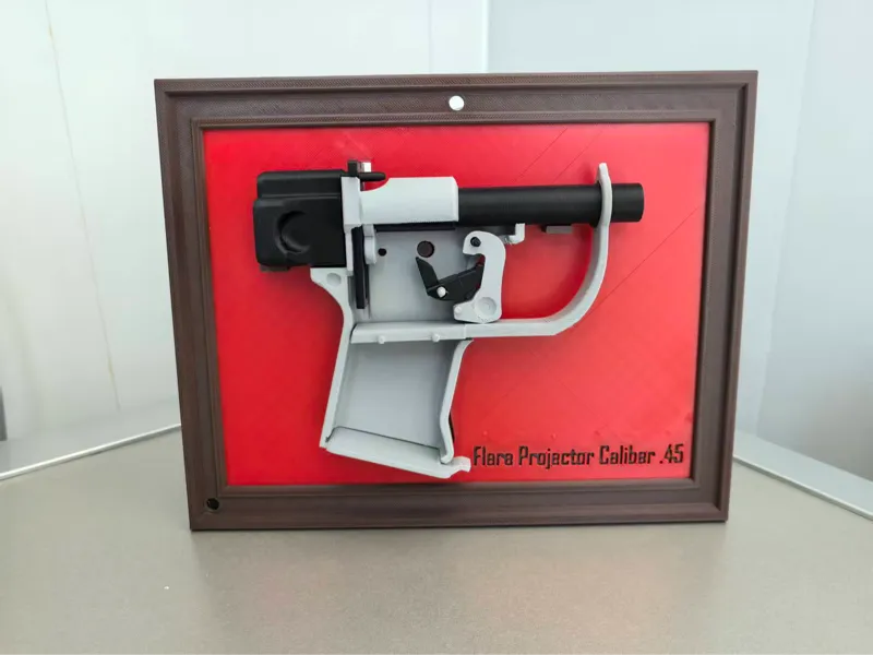 Flare Projector Caliber .45半剖浮雕模型‌画