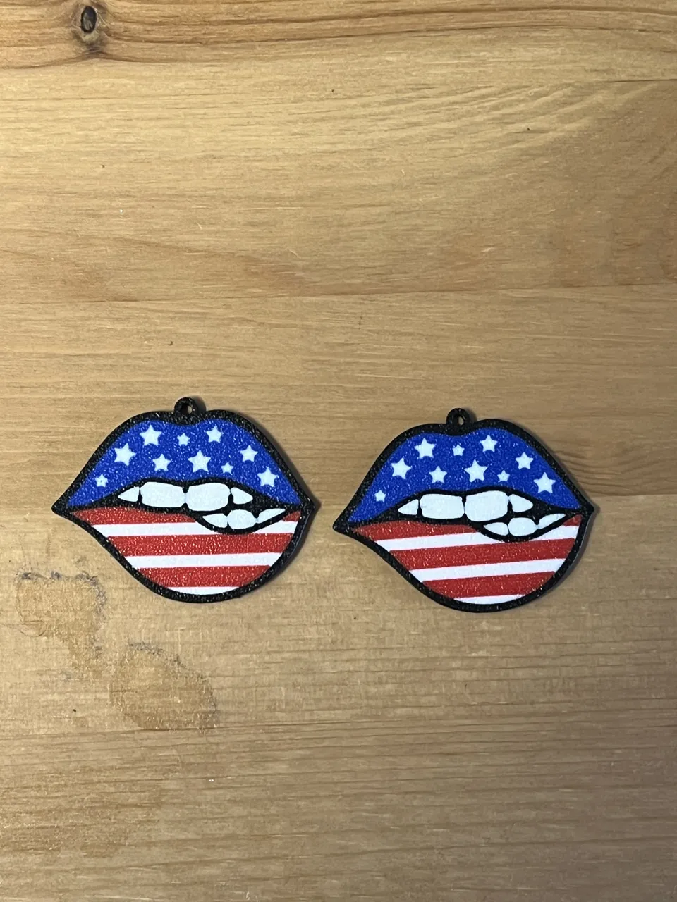USA LIP EARRINGS view 2