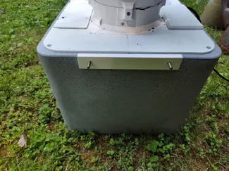 Helping tool for drilling holes into pot