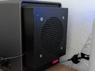 AooStar WTR Pro front cover with 92mm Fan