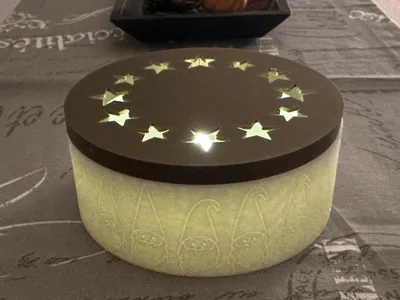 Gnome Bowl with Star Motif