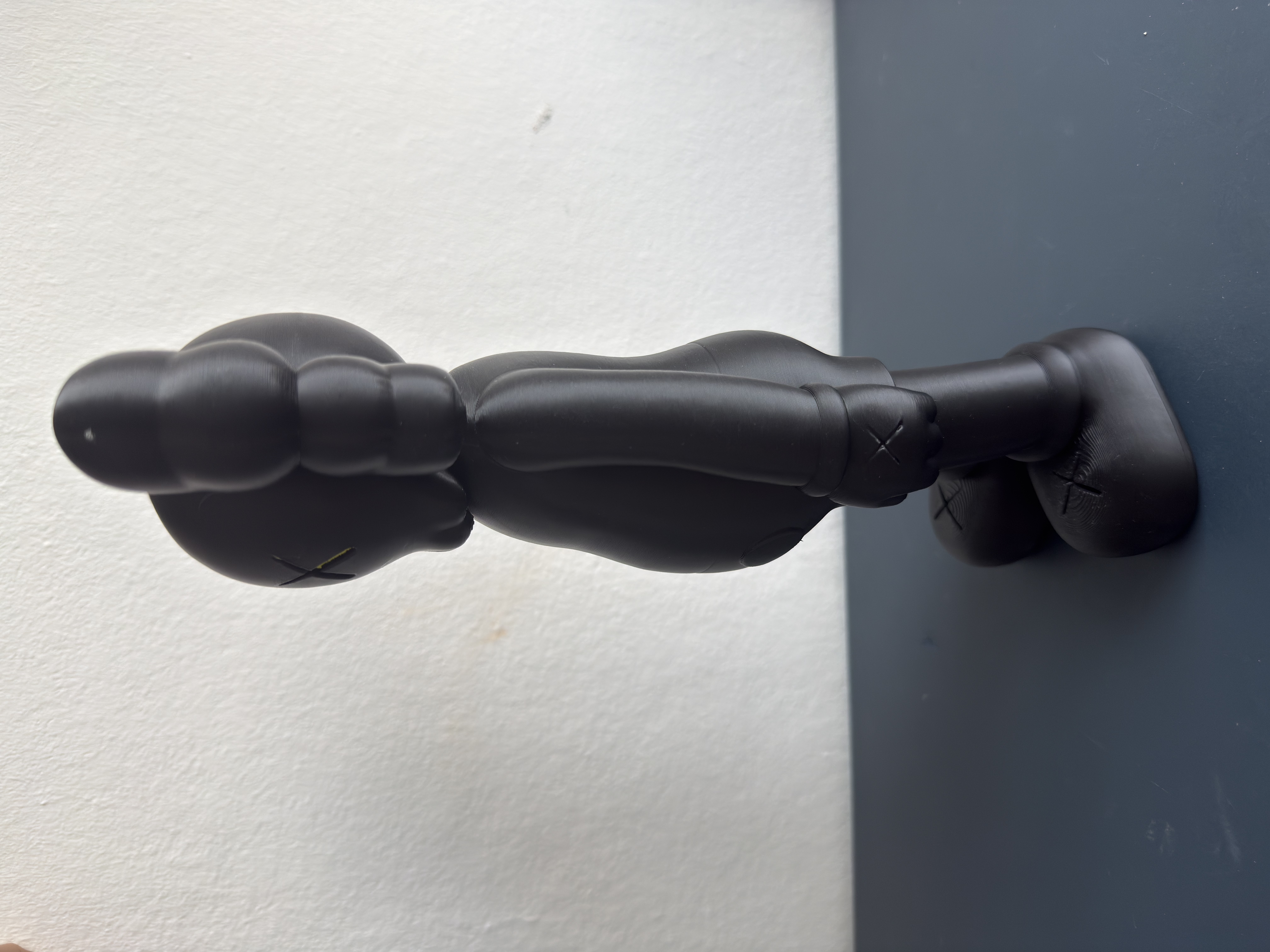 Miniatura 2 do modelo 3D KAWS-Figure 
