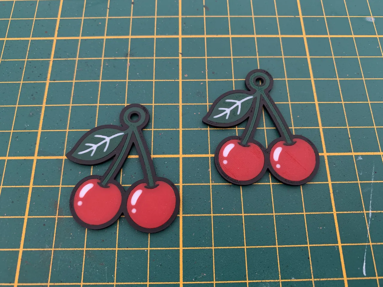 Cherry Earrings / Boucles d’oreilles cerises view 4