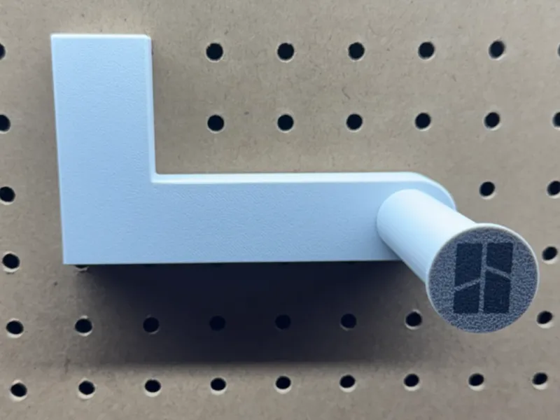 Simple Pegboard Spool Holder