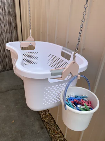 Soporte: Laundry Basket Hanger for Clothesline - Back Saver — vista de referencia 2