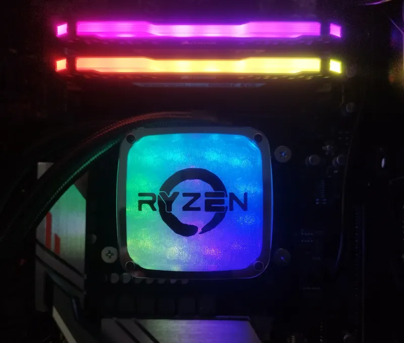 Enermax Aquafusion water cooling with Ryzen logo