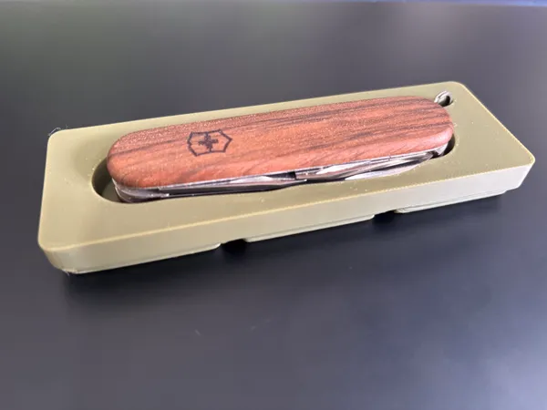 Rangement Gridfinity pour couteau Victorinox Spartan