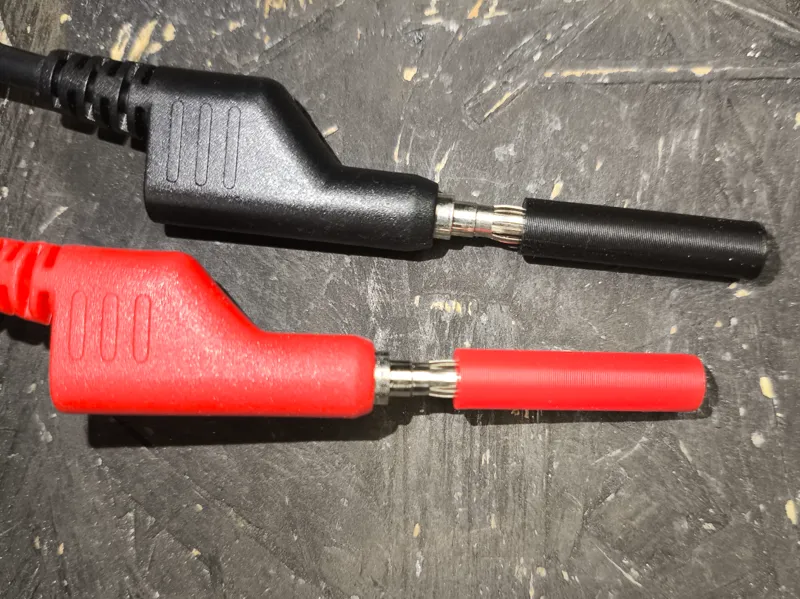 Banana plug cover  isolation short prevention