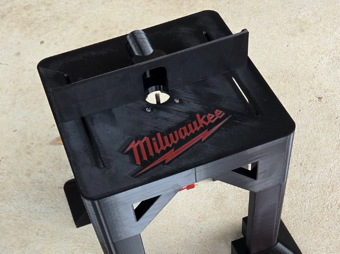 Milwaukee router table