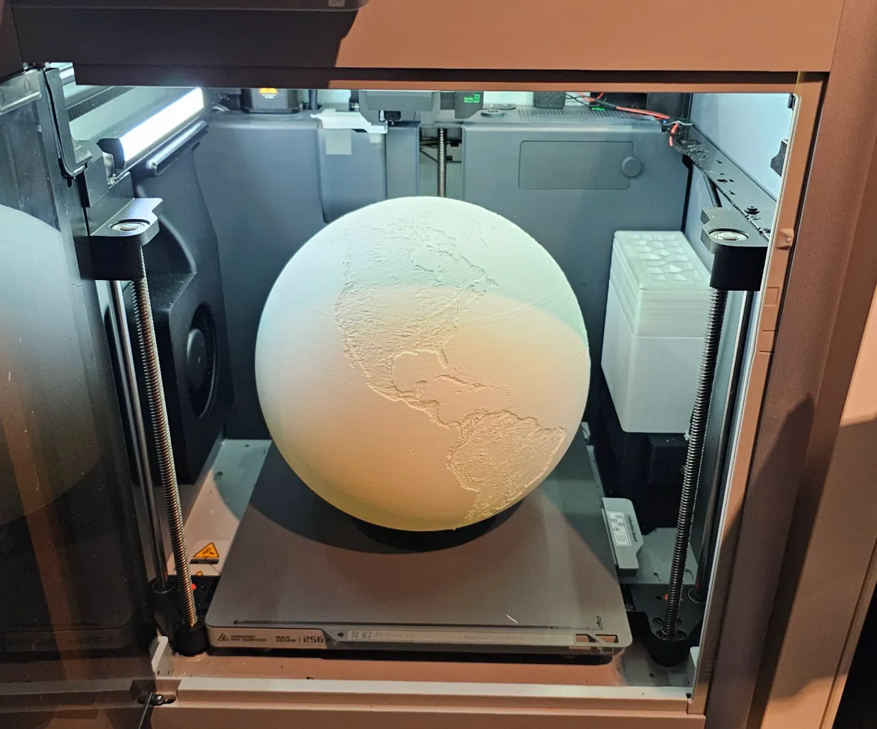 Large Earth Globe for LED Lamp 001 view 3
