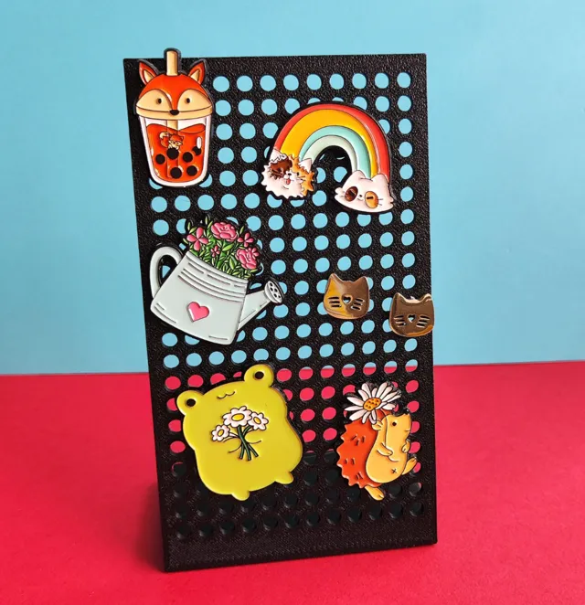 simple pin and earrings stand