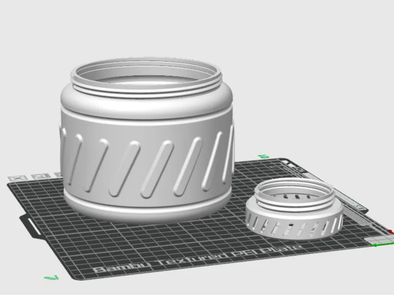Large storage container can hold desiccant packets by 坚刚不可夺其智的帕鲁
