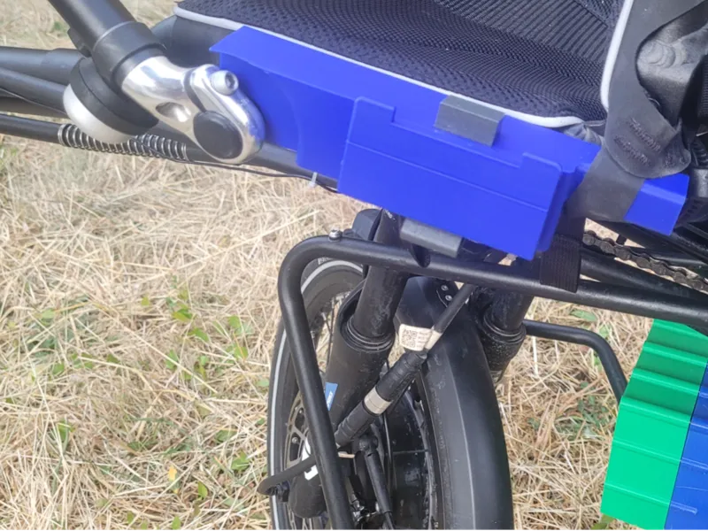 Klickflix holder for pino hase front seat