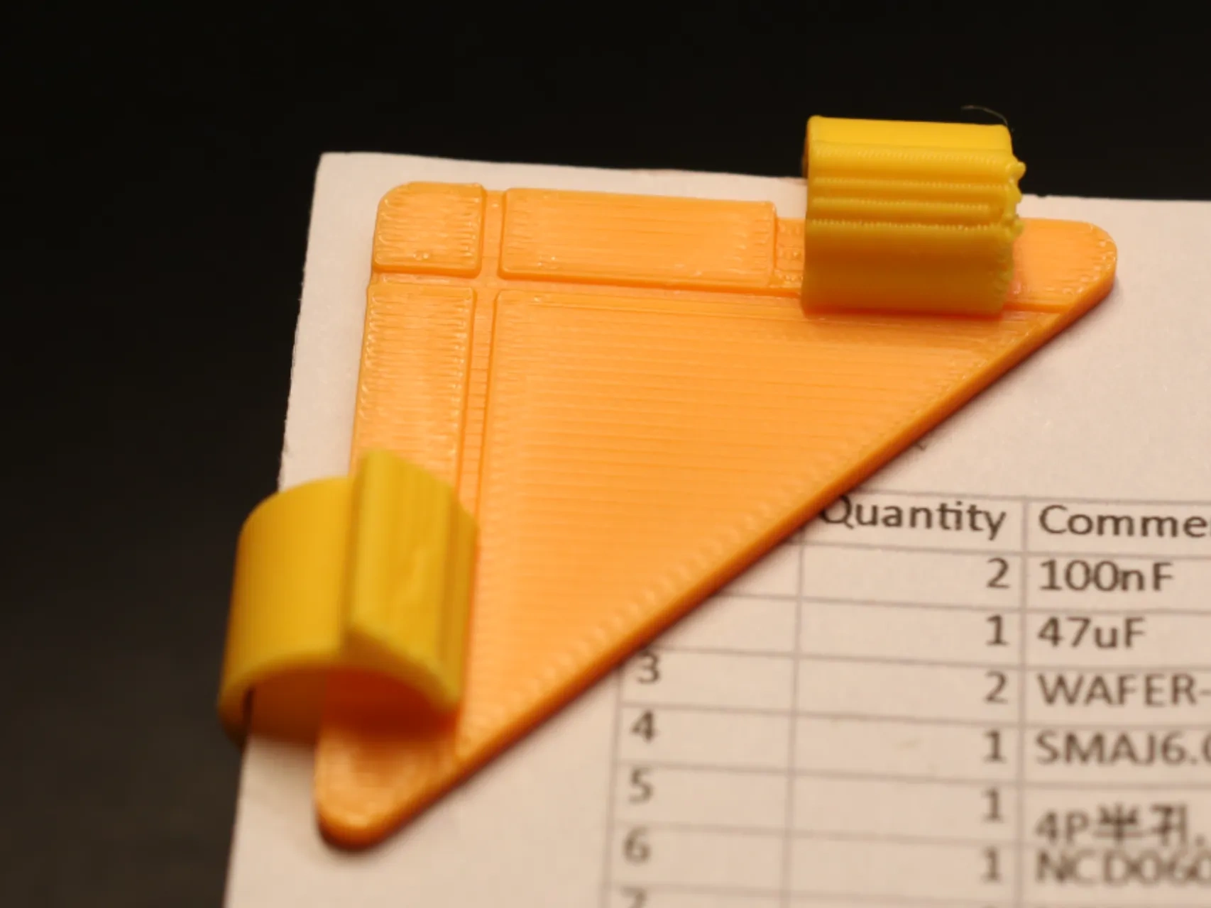 Miniatura 1 do modelo 3D 学生必打 纸夹 试卷夹 资料夹 文件夹 学生党必打模型 送给一起上自习的女同学