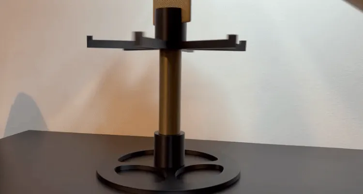 Spinning keychain display stand customizable view 2