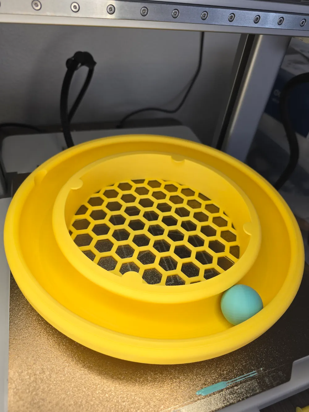 Spin ‘n Scratch Cat Toy by MartyMaker MakerWorld