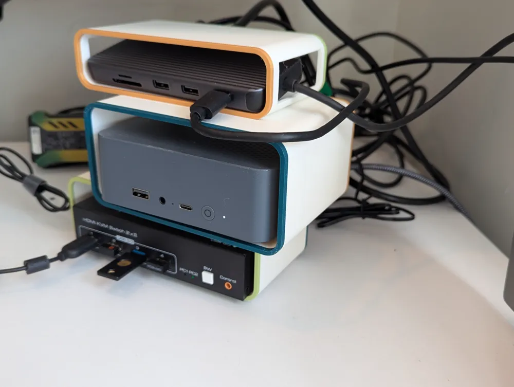 Cantilevered Modernist Mini-PC Organizer by PunkPrinter - MakerWorld